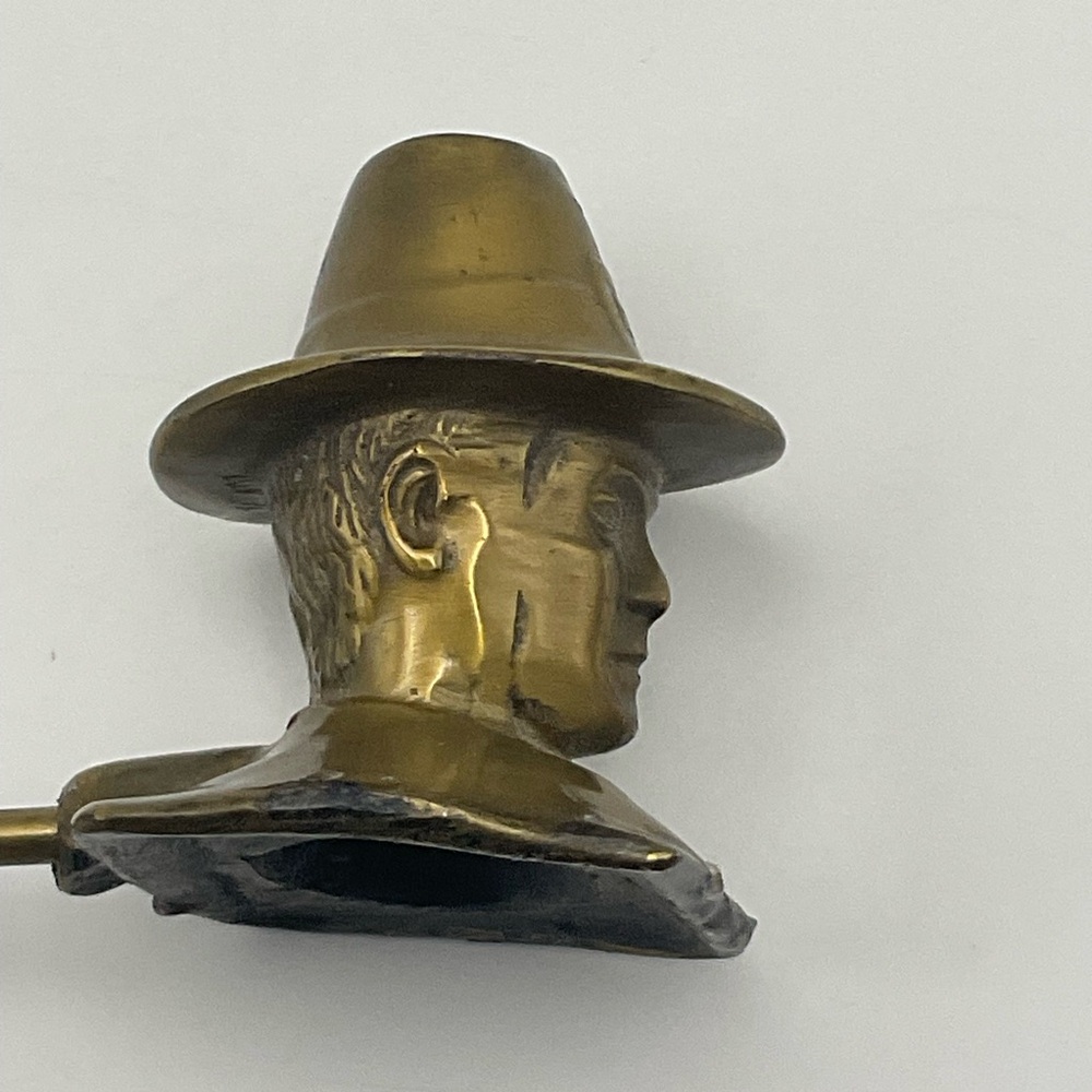 Vintage Brass Pilgrim Head Candle Snuffer Colonial Man Hat Long Handle - Picture 3 of 7